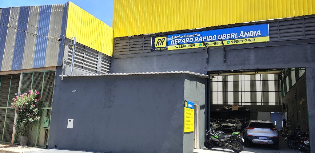 Fachada Estética Automotiva Reparo Rápido Uberlândia na Rua Tunísia, 365